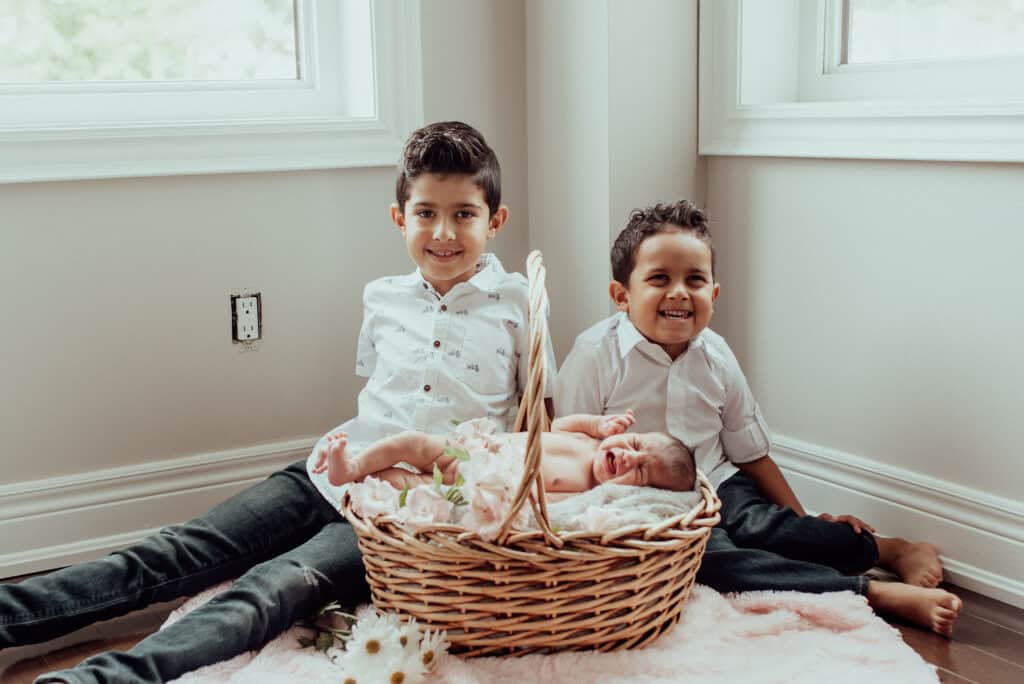 5 tips for bringing a new sibling home